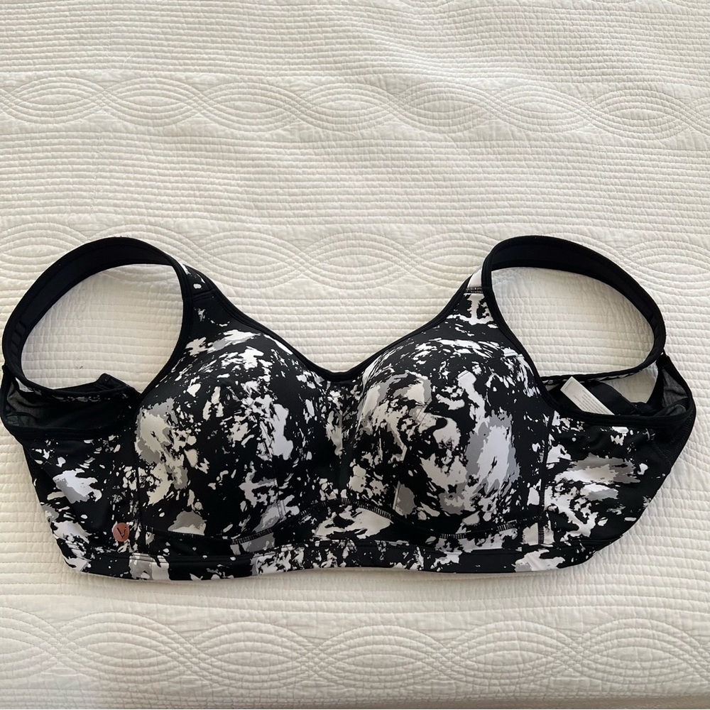 Lane Bryant / LIVI High Impact Wicking Underwire Sport Bra